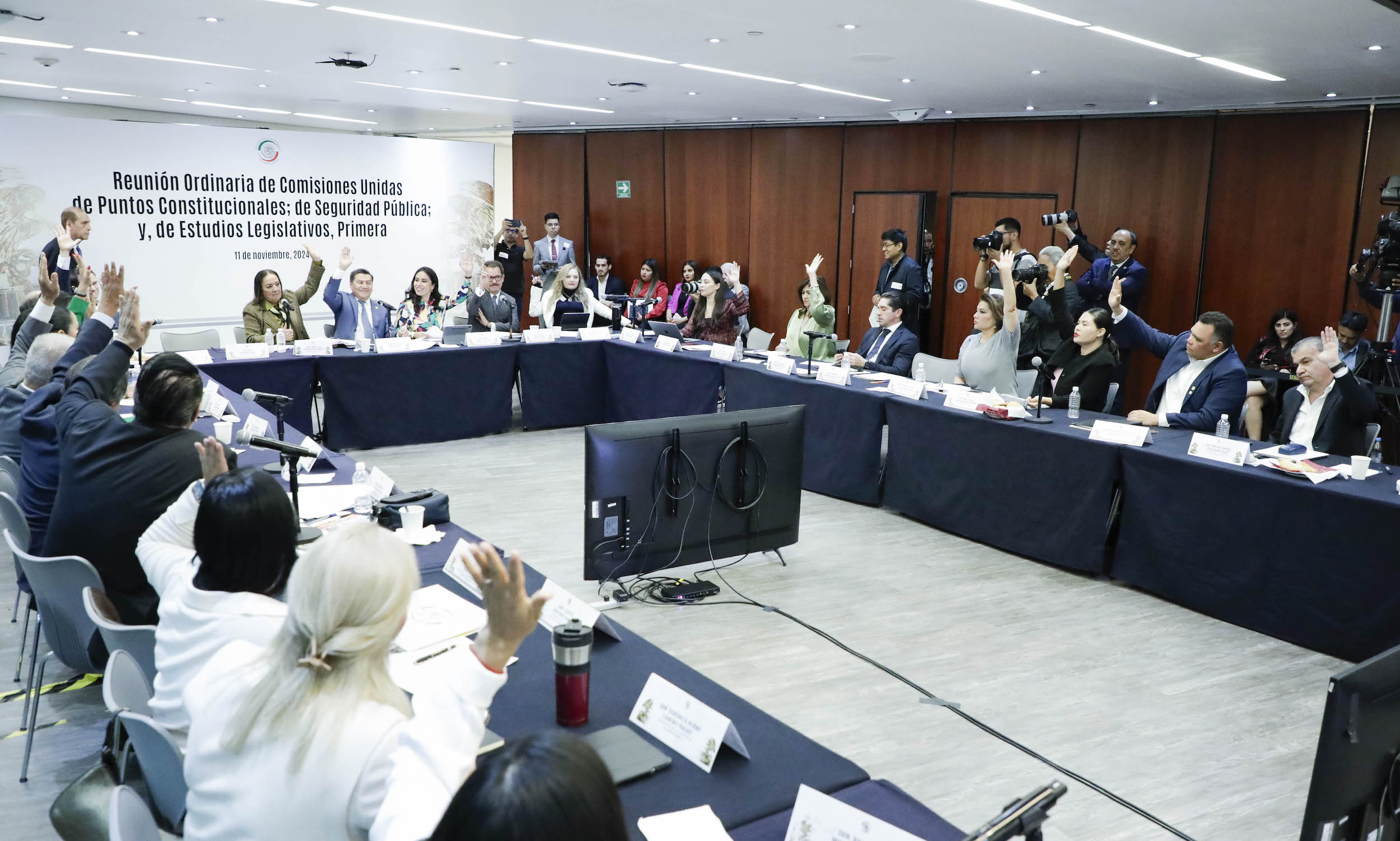 Reunioen de las comisiones unidas de Puntos Constitucionales Seguridad Pueblica y Estudios Legislativos Primera-