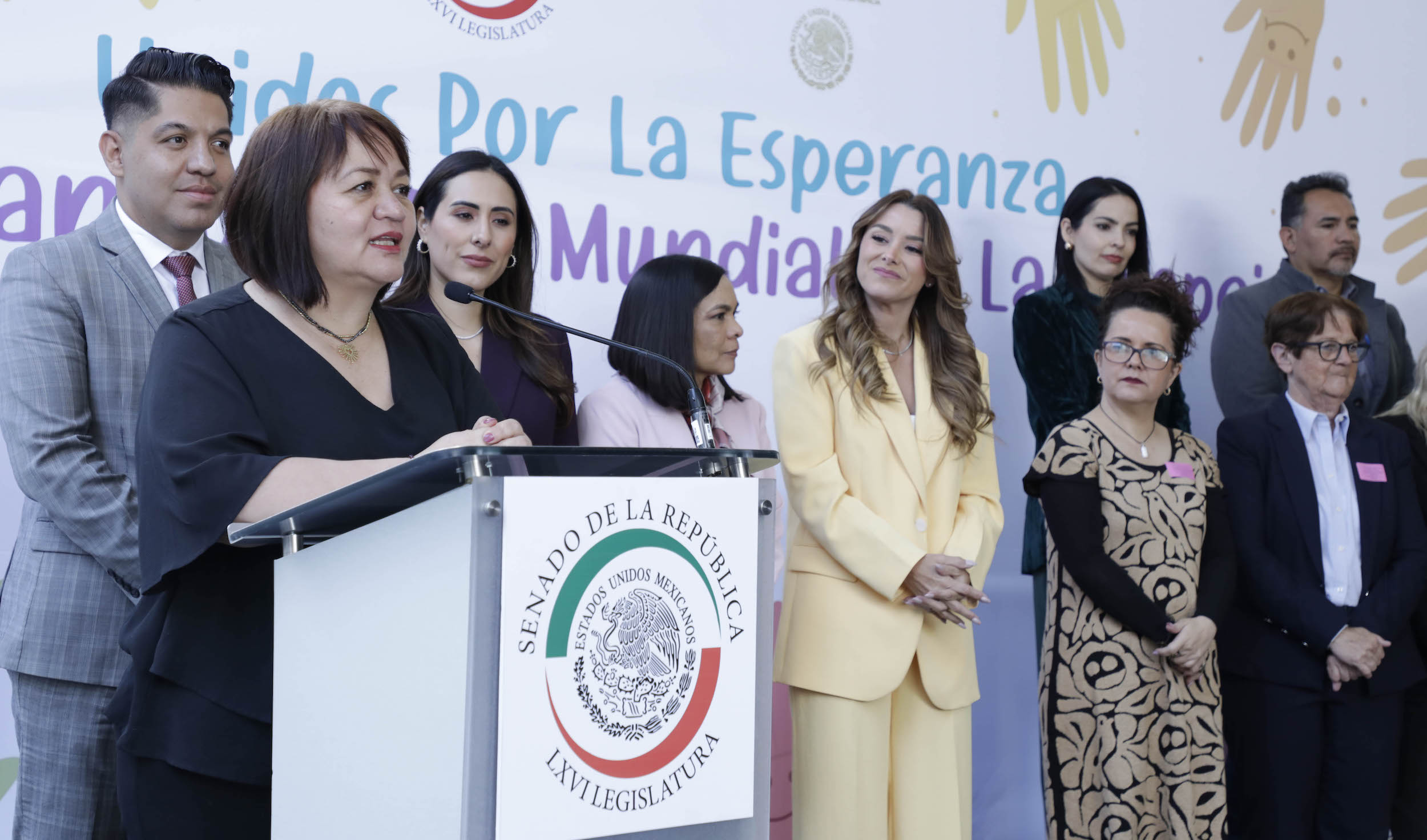 Celebrando el dia mundila de la Adopcion-