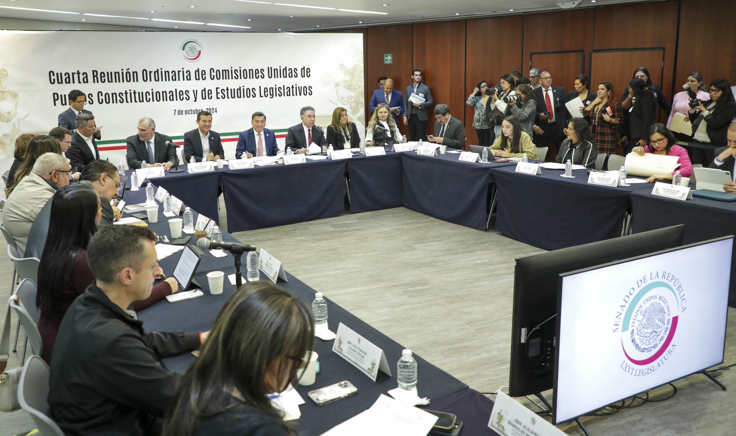 Reunion de Comisiones Unidas de Puntos Constitucionales y de Estudios Legislativos-