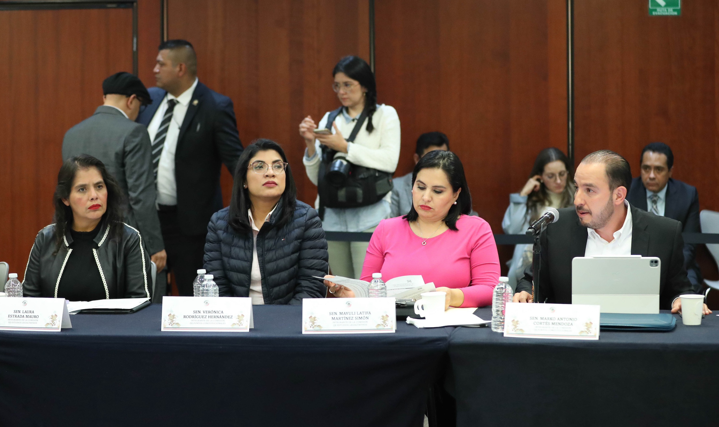 Comisiones Unidas de Puntos Constitucionales y Estudios Legislativos-