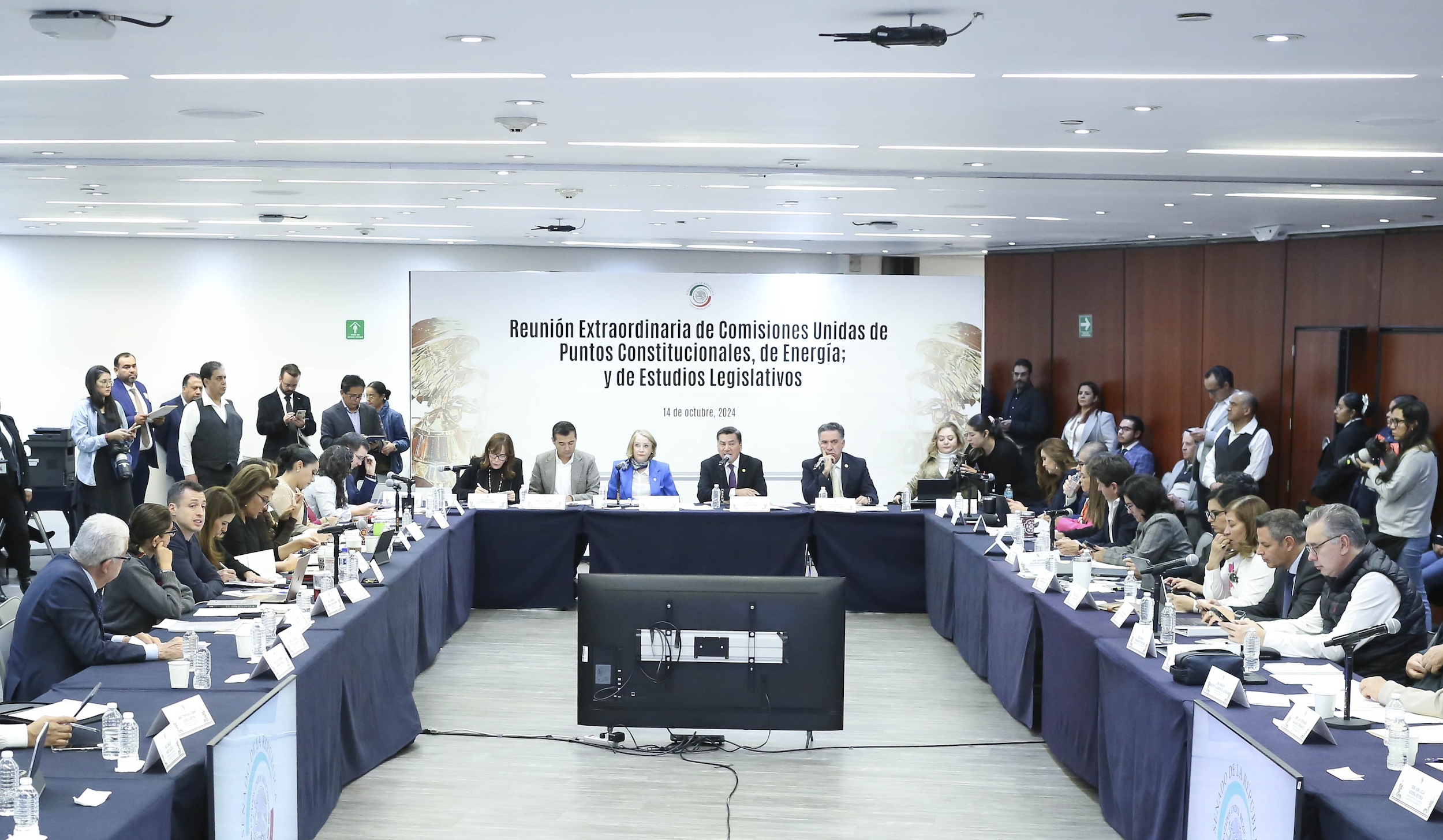 Comisiones Unidas Puntos Constitucionales Energia y Estudios Legislativos  -