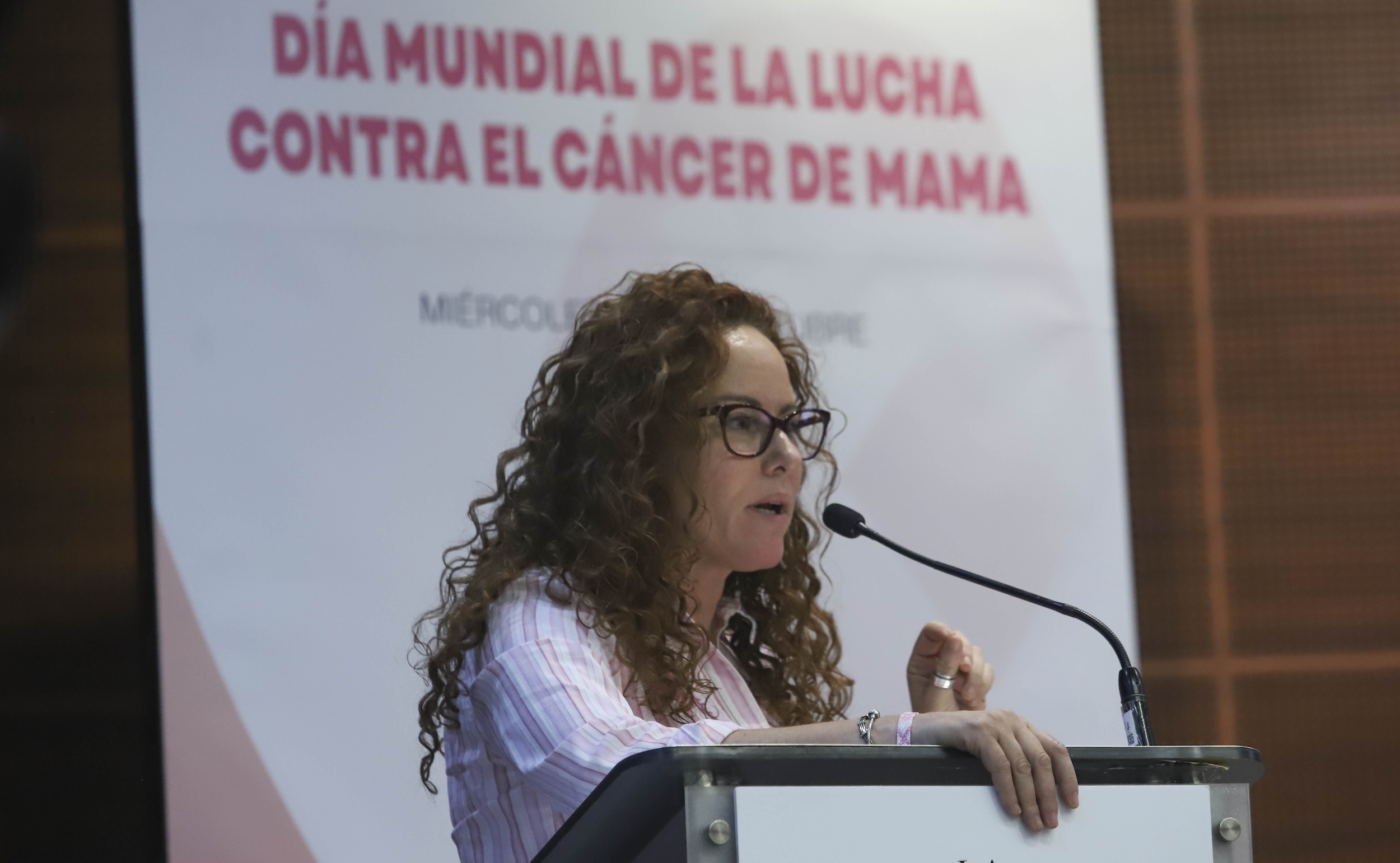 Conversatorio dia Mundial de la Lucha Contra el Cancer de Mama-
