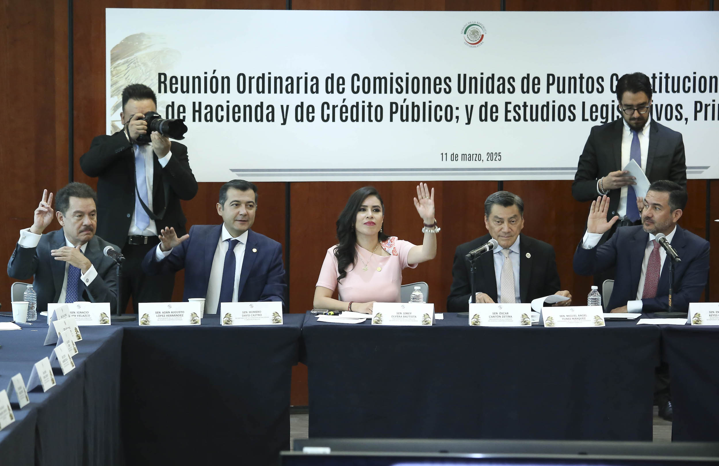 Comisiones Unidas Puntos Constitucionales Hacienda y Estudios Legislativos Primera-