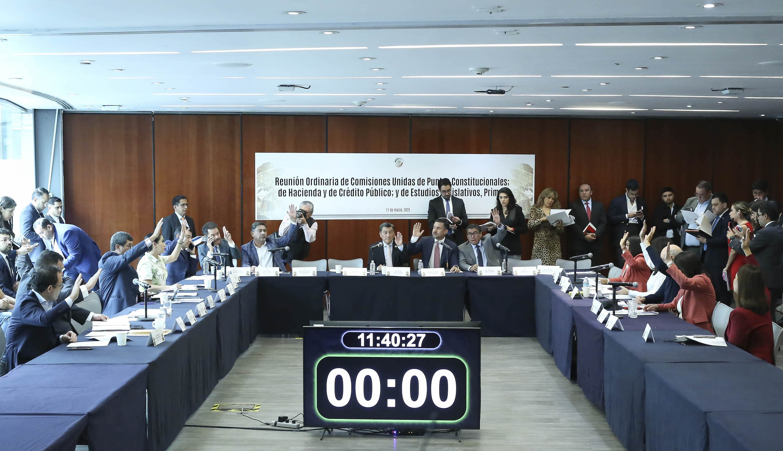 Comisiones Unidas Puntos Constitucionales Hacienda y Estudios Legislativos Primera-