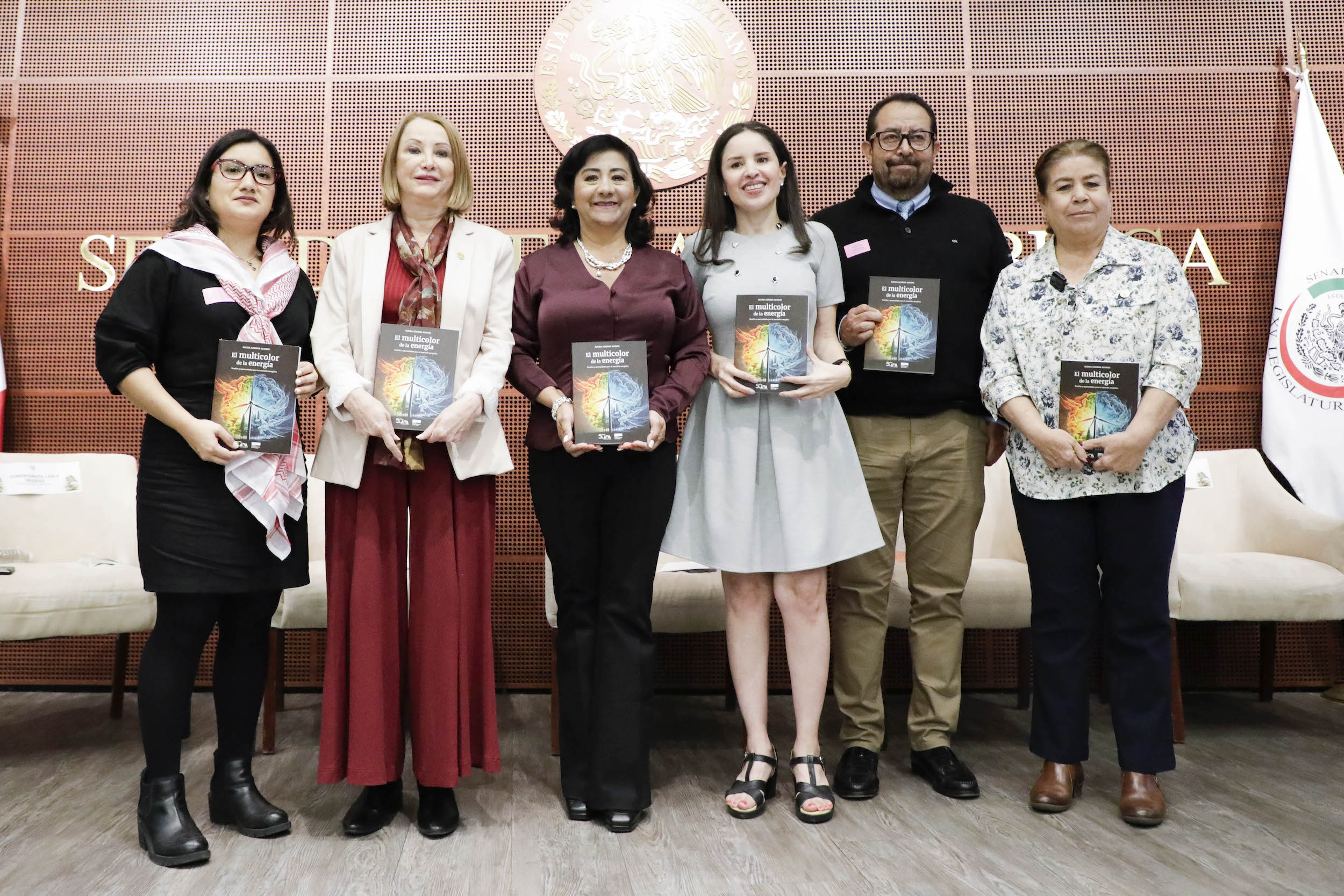 Presentacioin del Libro El Muilticolor de la Energiia-