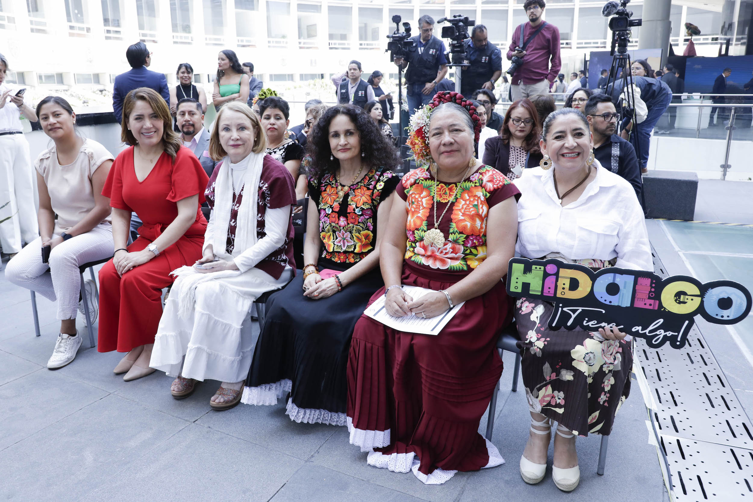 Saa Guidxi Presentacion del Calendario de velas IstmenSas-
