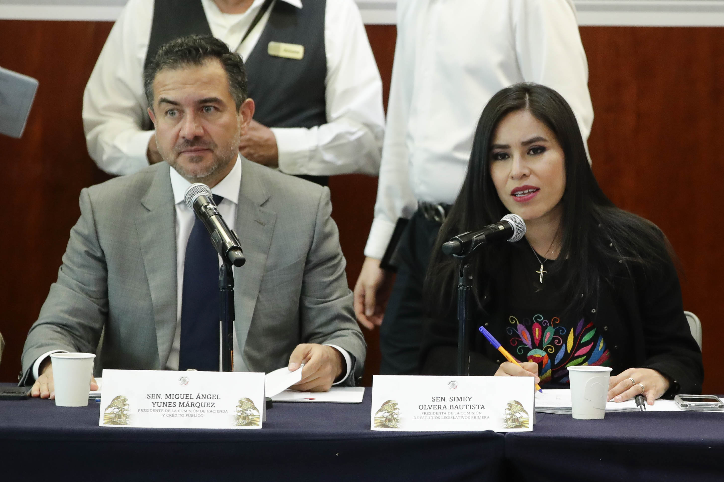 Com Unidas Hacienda Com y Transp y Est Leg Primera-