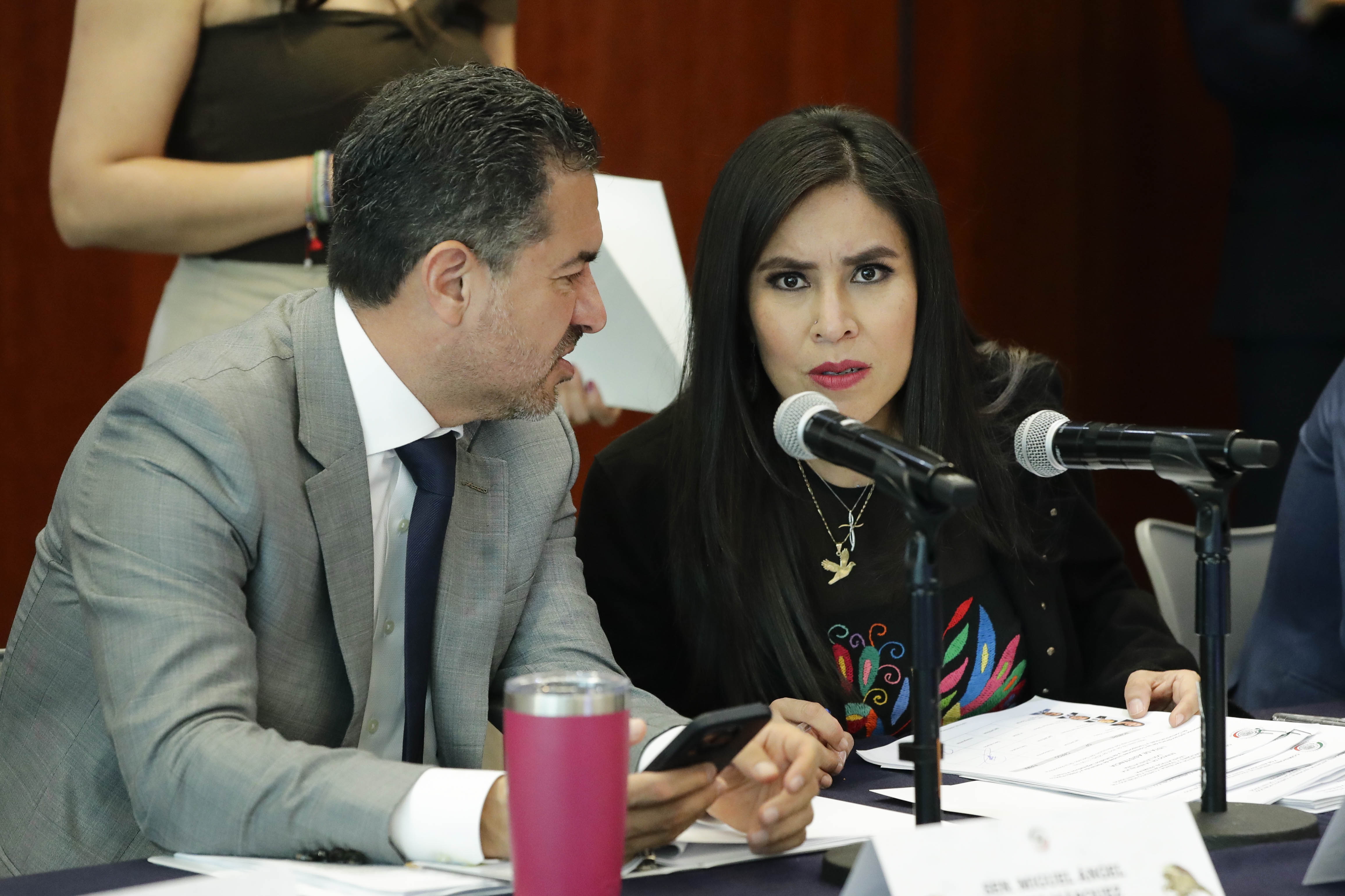 Com Unidas Hacienda Com y Transp y Est Leg Primera-