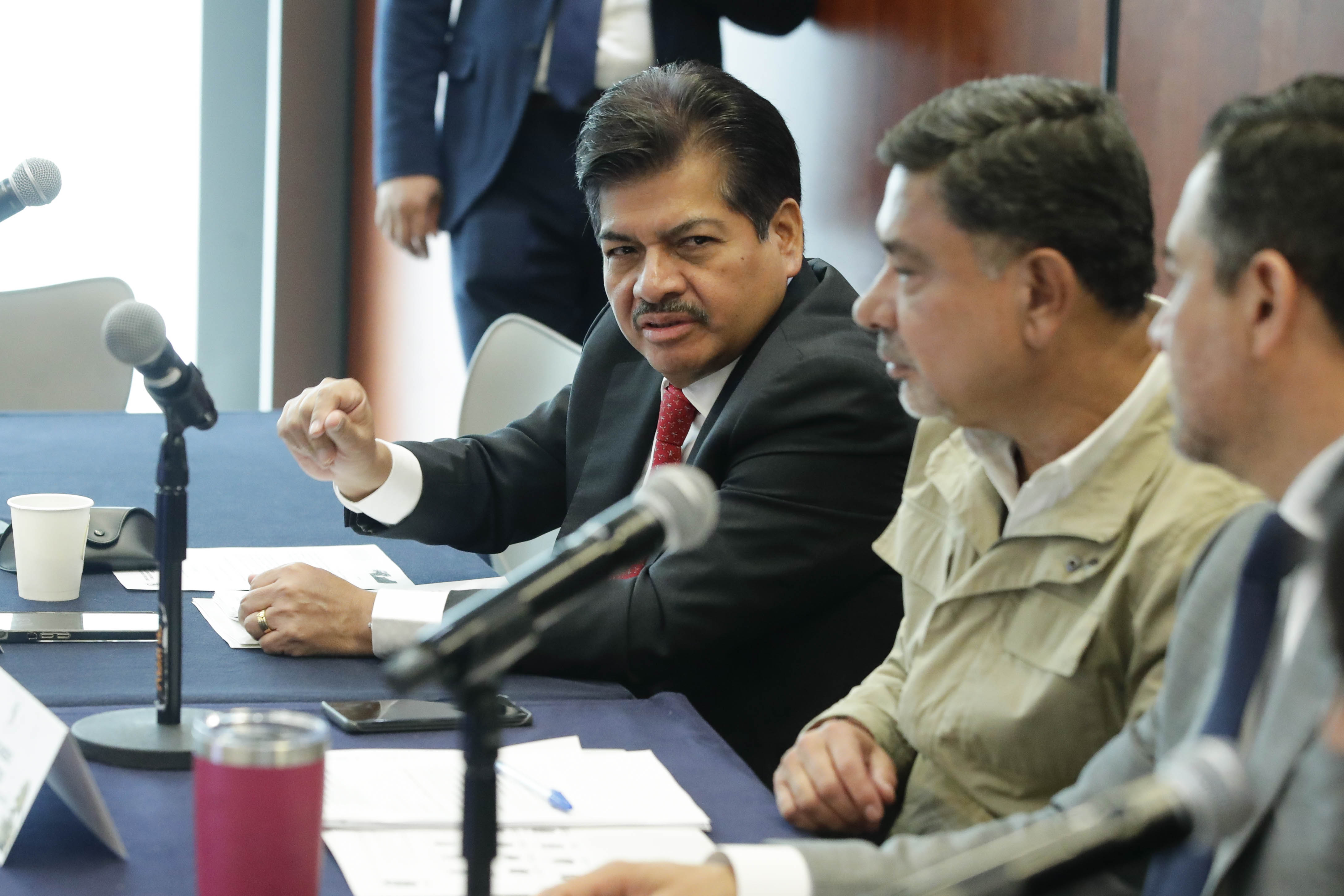 Com Unidas Hacienda Com y Transp y Est Leg Primera-