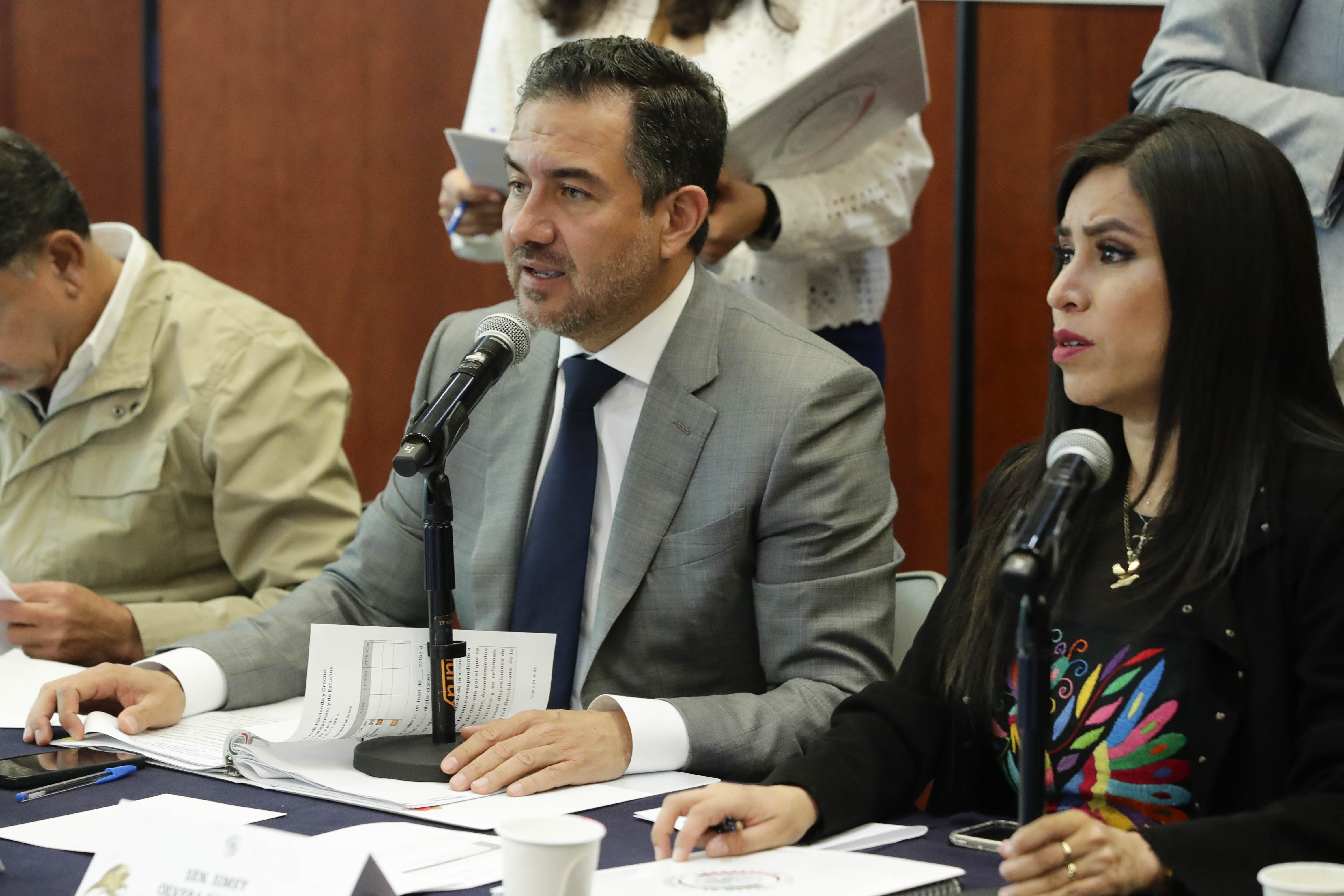 Com Unidas Hacienda Com y Transp y Est Leg Primera-