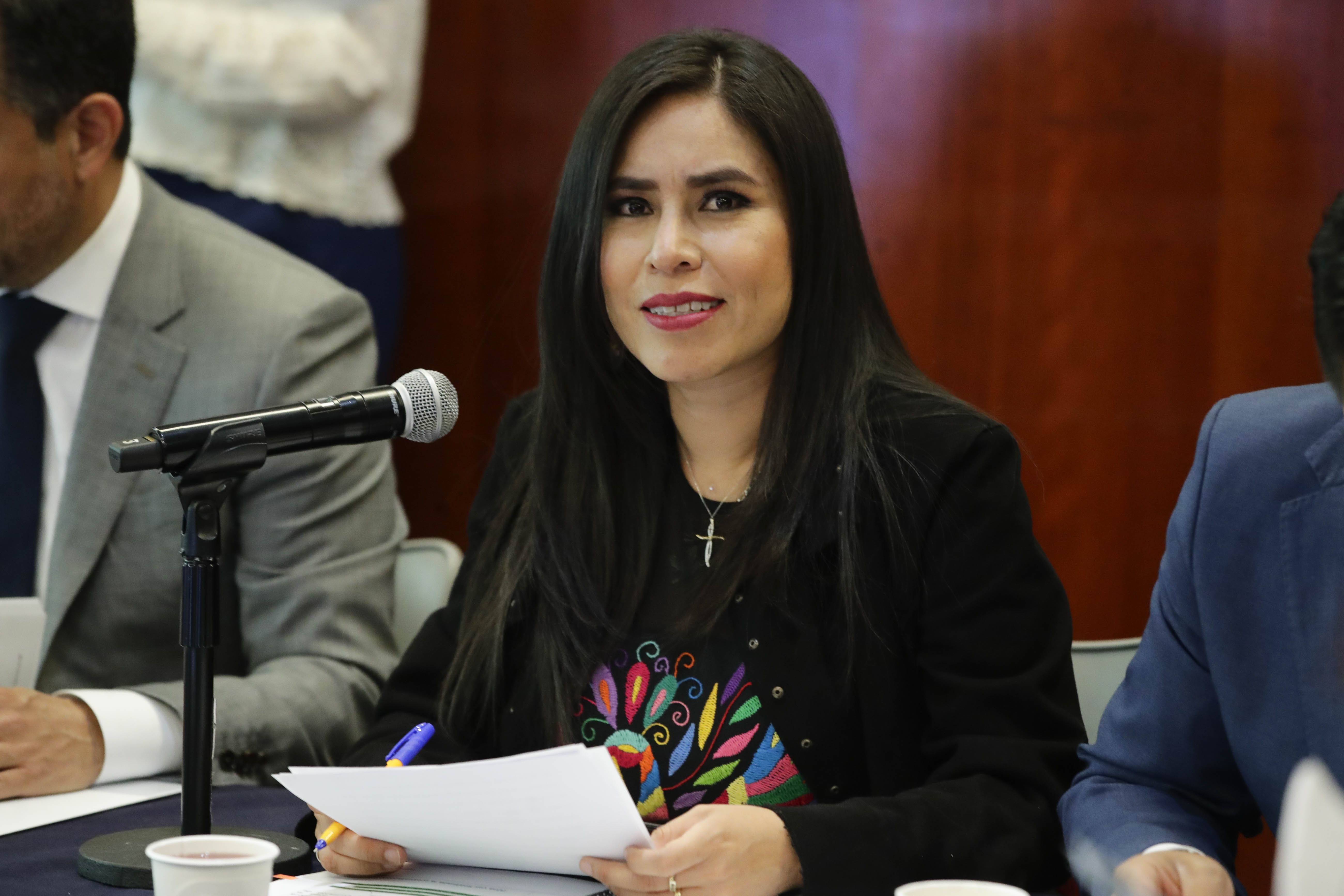 Com Unidas Hacienda Com y Transp y Est Leg Primera-