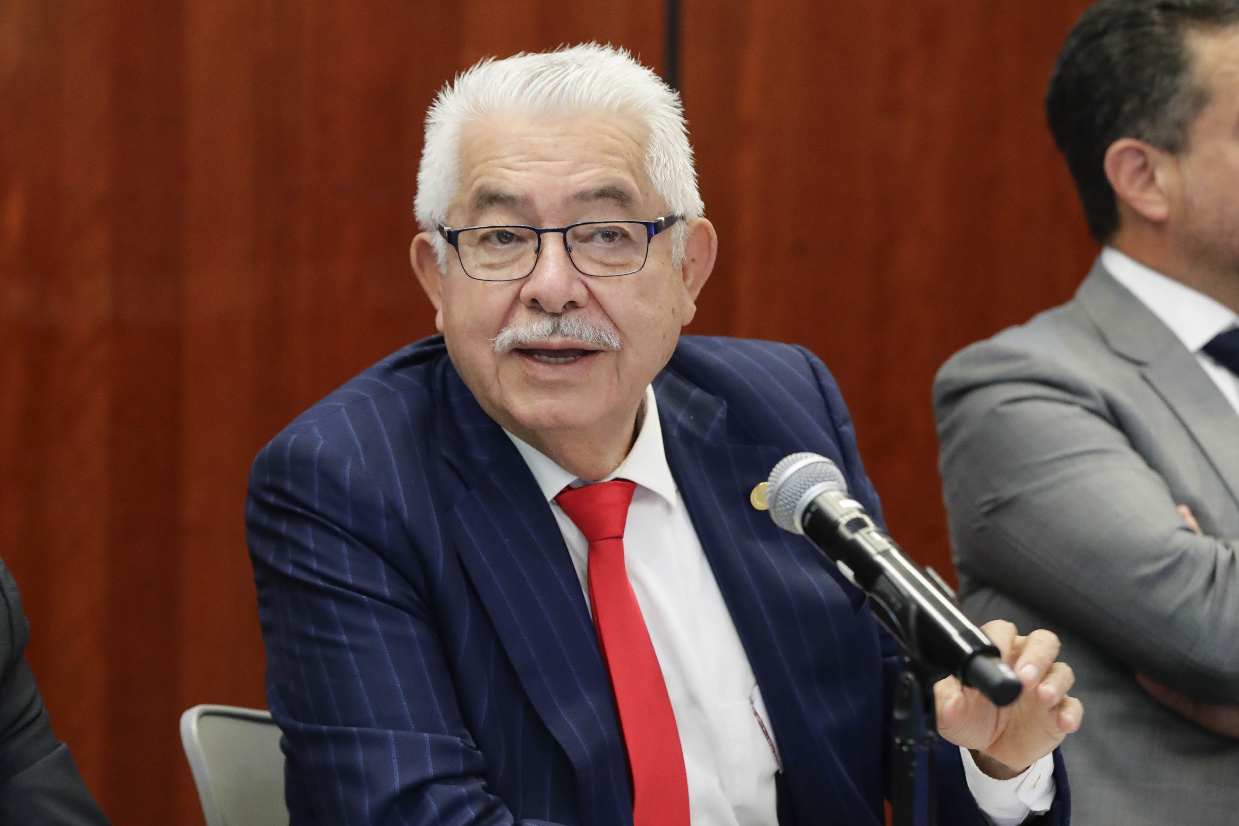 Com Unidas Hacienda Com y Transp y Est Leg Primera II-
