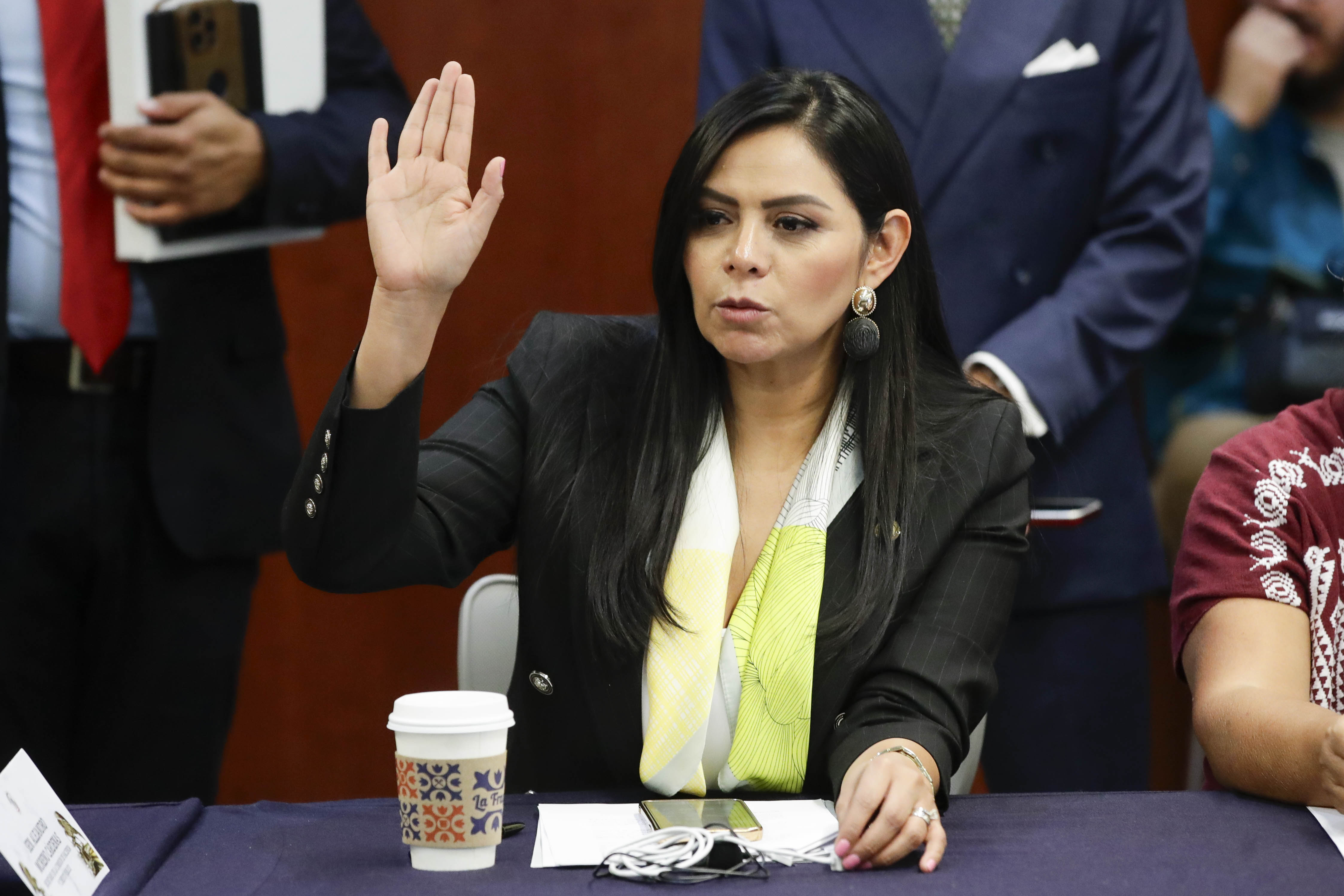 Com Unidas Hacienda Com y Transp y Est Leg Primera II-