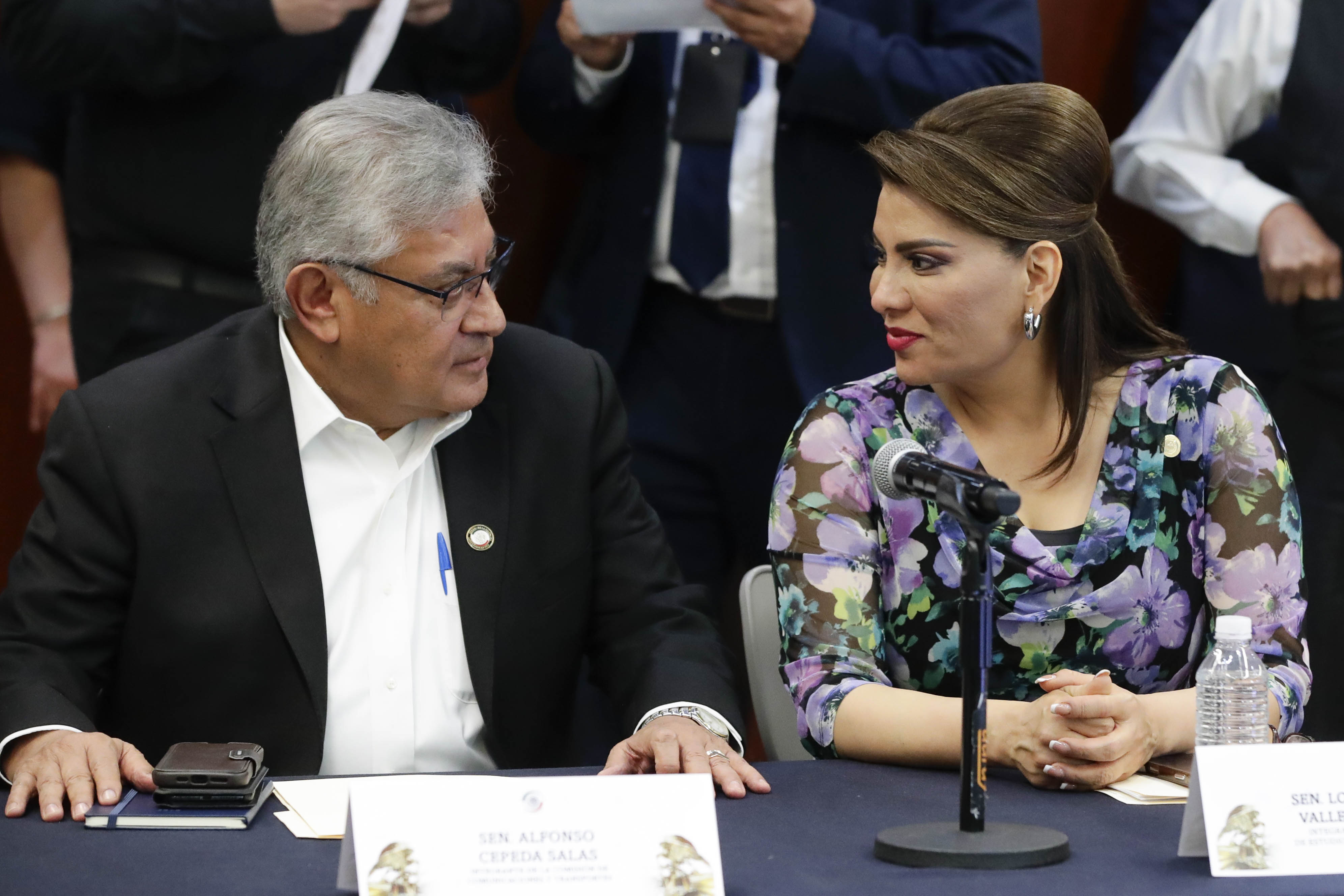 Com Unidas Hacienda Com y Transp y Est Leg Primera II-