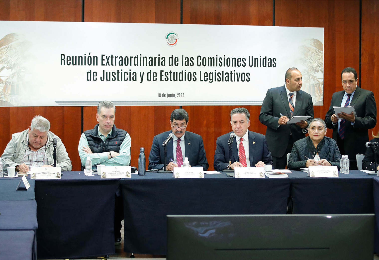 Reunión Extraordinaria de las comisiones unidas de Justicia y de Estudios Legislativos