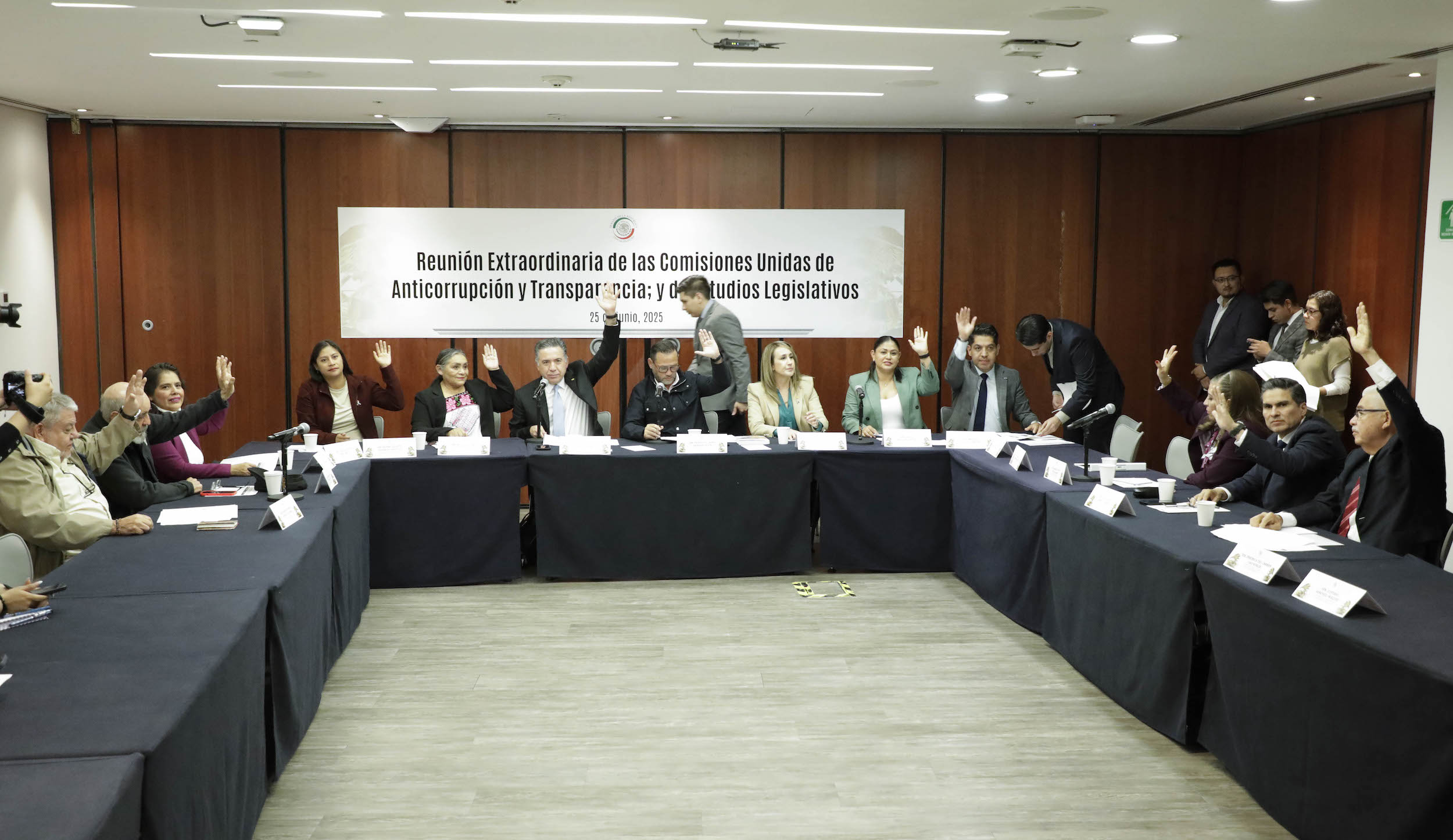 Comisiones Anticorrupcion y Transparencia y de Estudios Legislativos-