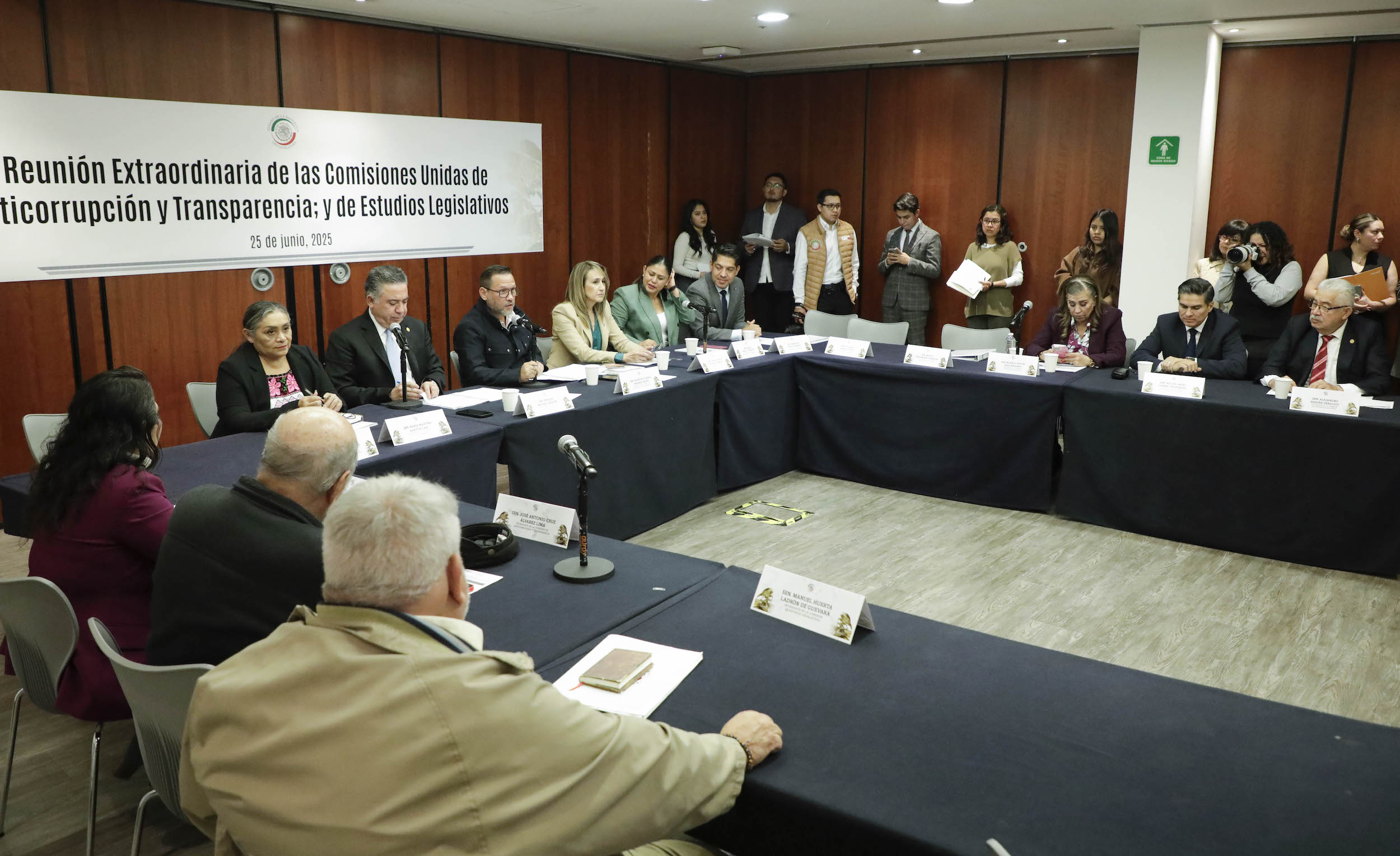 Comisiones Anticorrupcion y Transparencia y de Estudios Legislativos-
